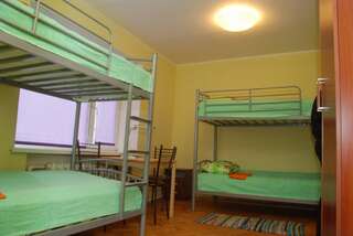 Хостел PichuginHall Hostel Смоленск Кровать в восьмиместном номере-2