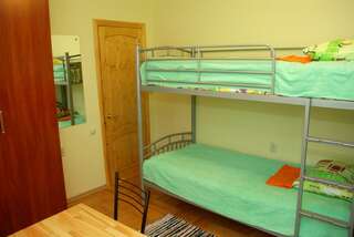 Хостел PichuginHall Hostel Смоленск Кровать в четырехместном номере-1